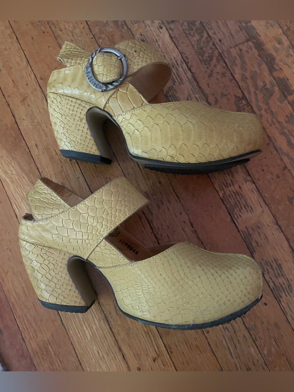 John Fluevog Guide platform, Mary Jane - yellow snake skin